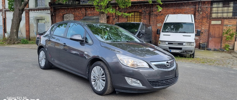 Opel Astra cena 27300 przebieg: 134500, rok produkcji 2011 z Bydgoszcz małe 301